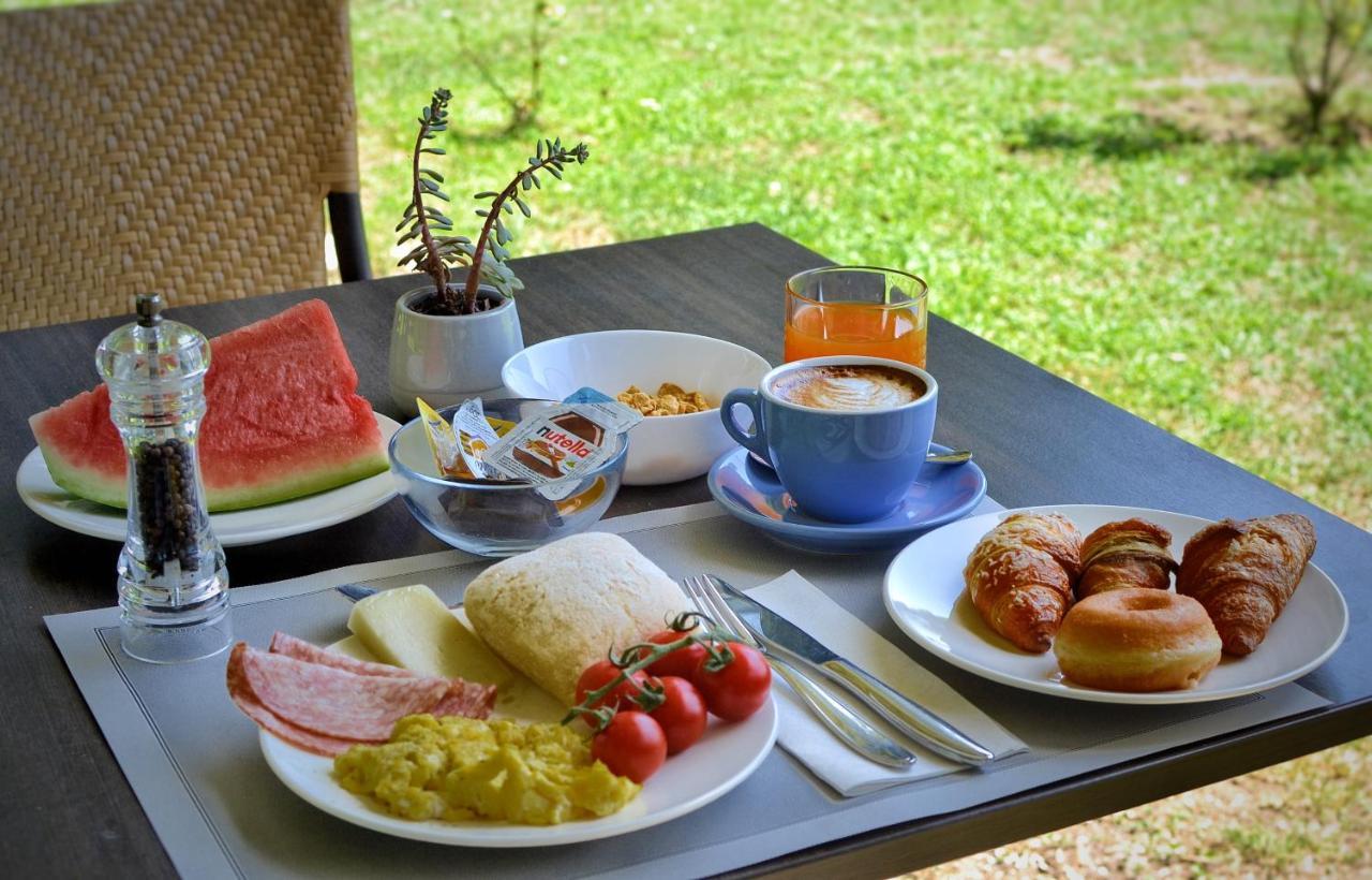 Hotel Villa Elsa Marina di Massa Ngoại thất bức ảnh