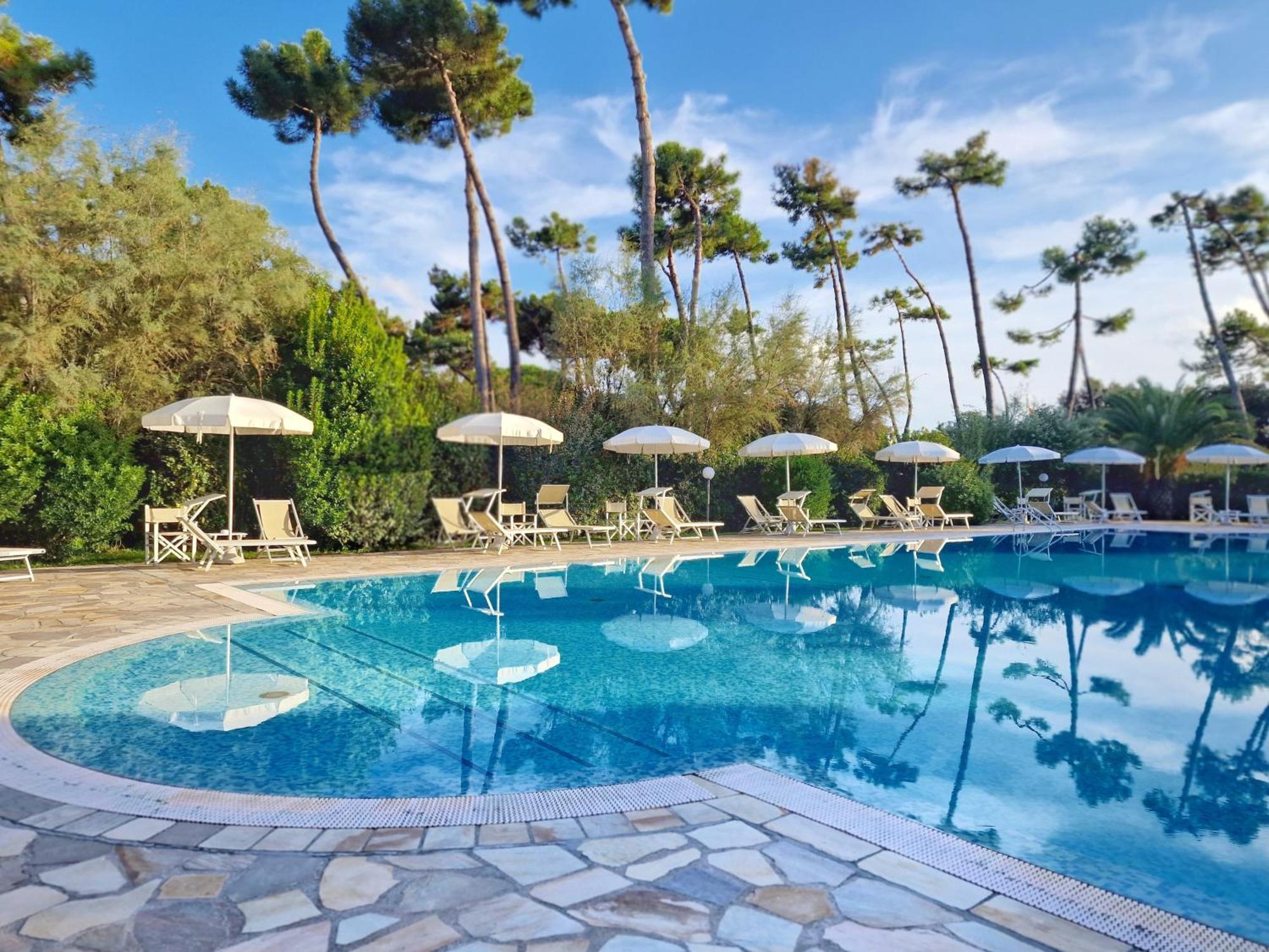 Hotel Villa Elsa Marina di Massa Ngoại thất bức ảnh