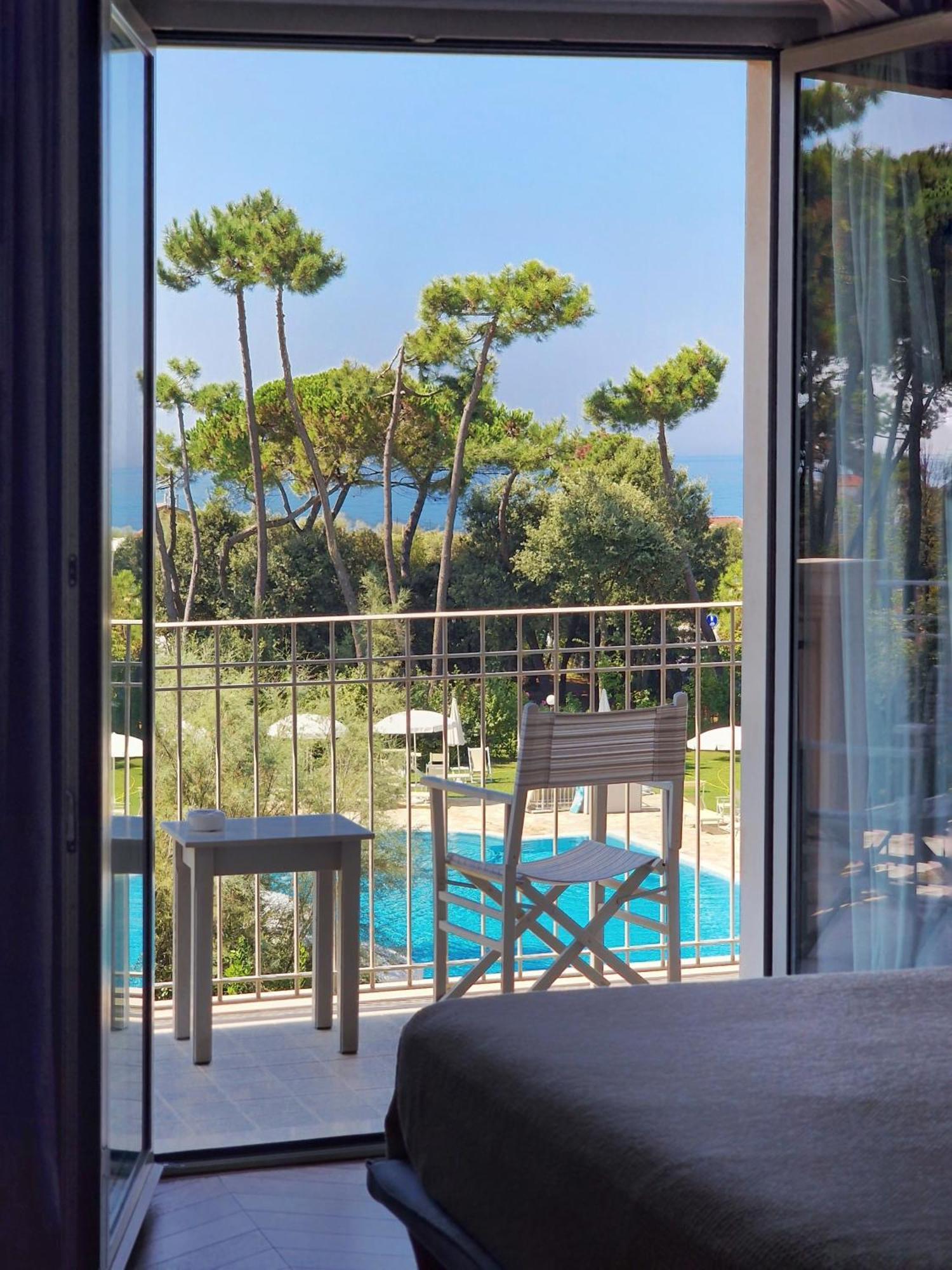 Hotel Villa Elsa Marina di Massa Ngoại thất bức ảnh