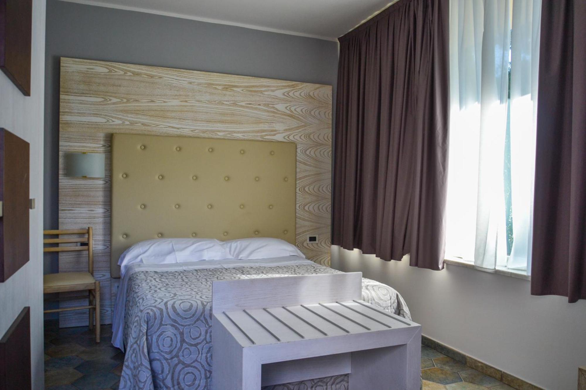 Hotel Villa Elsa Marina di Massa Phòng bức ảnh