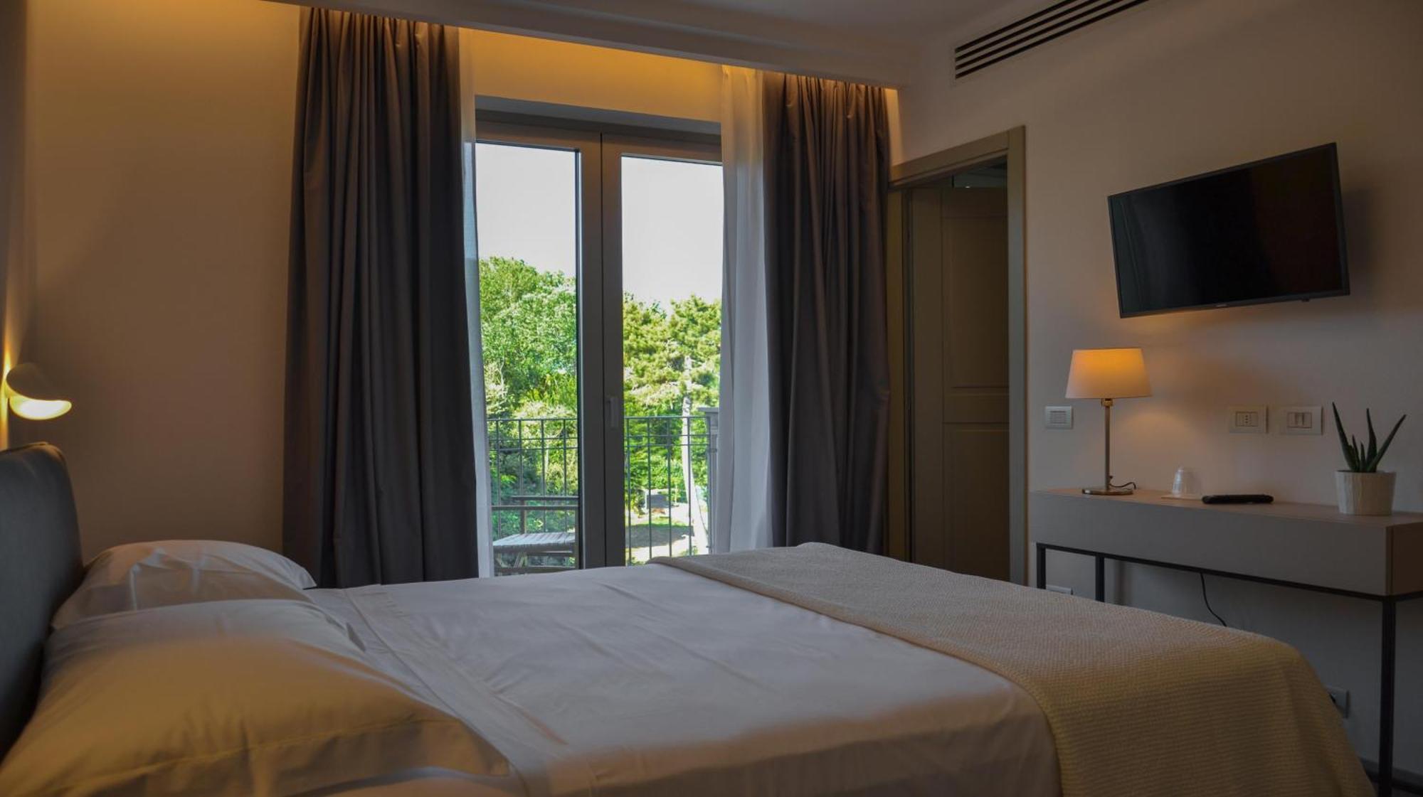 Hotel Villa Elsa Marina di Massa Phòng bức ảnh