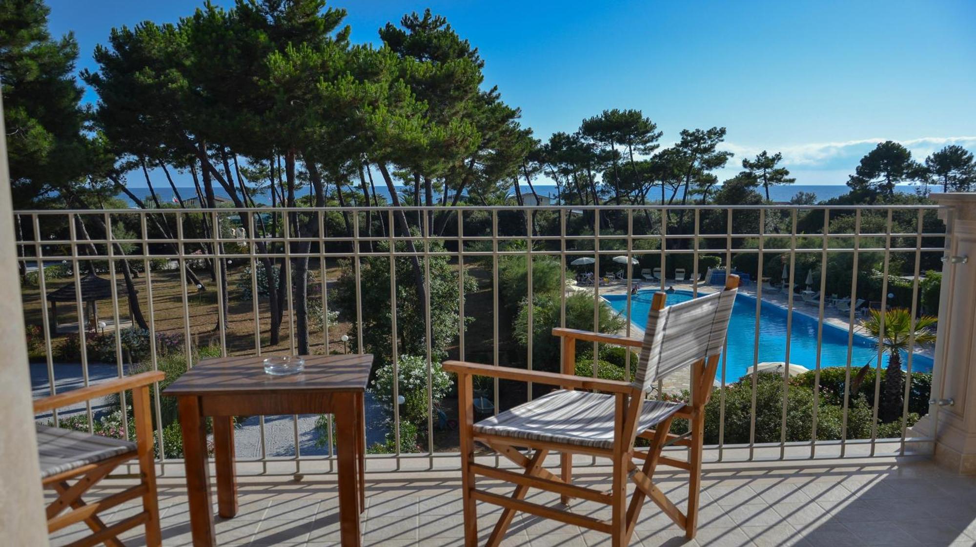 Hotel Villa Elsa Marina di Massa Ngoại thất bức ảnh