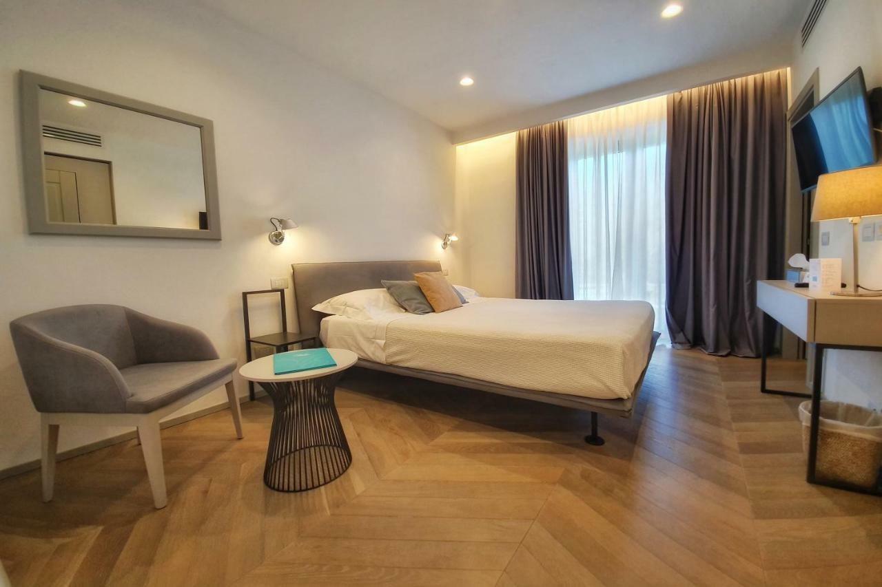 Hotel Villa Elsa Marina di Massa Ngoại thất bức ảnh